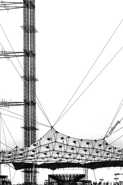 Photograph Della Latta Massimo  A La  Defense on One Eyeland